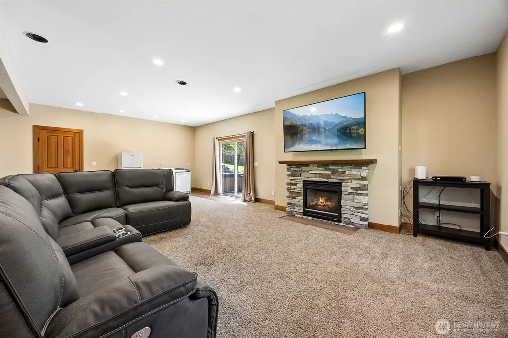 3202 170th Avenue E Lake Tapps WA 98391