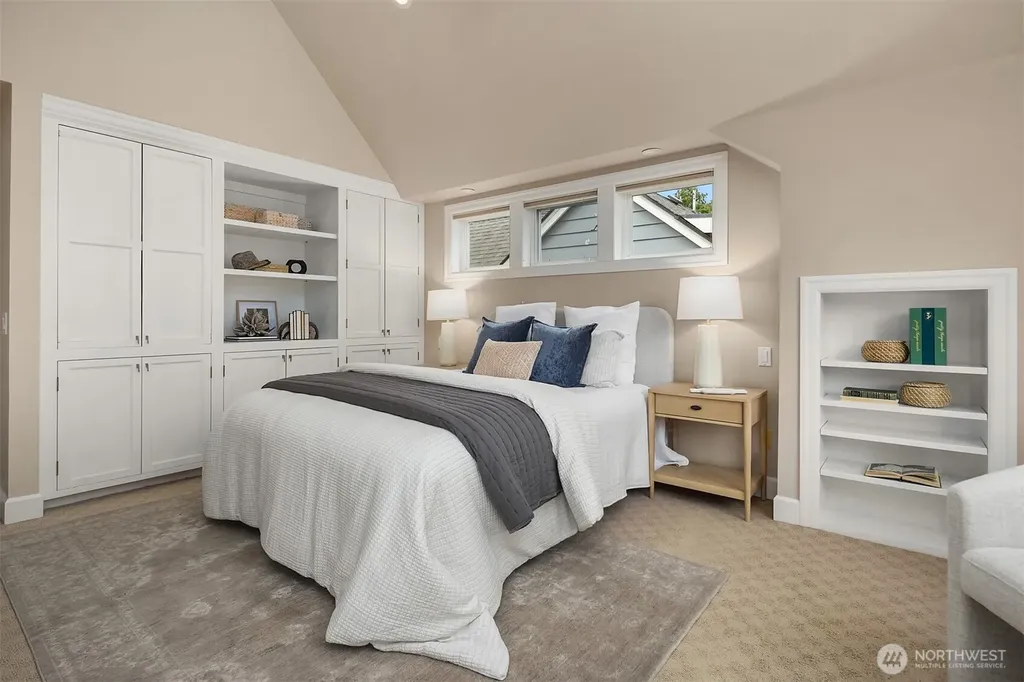 4721 45th Avenue NE Seattle WA 98105