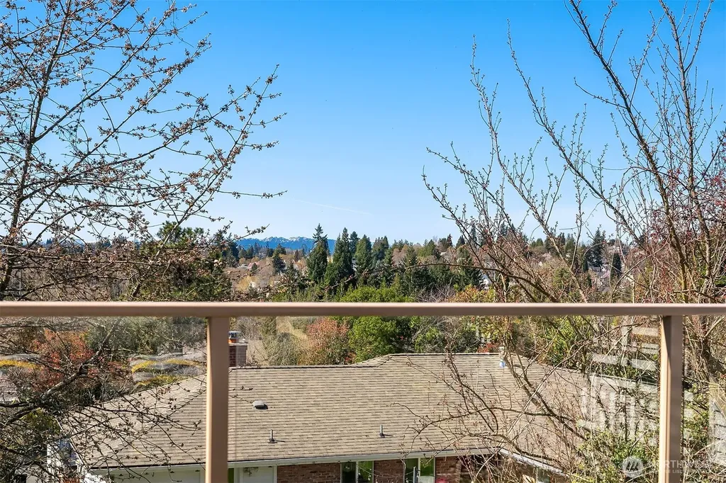 4721 45th Avenue NE Seattle WA 98105