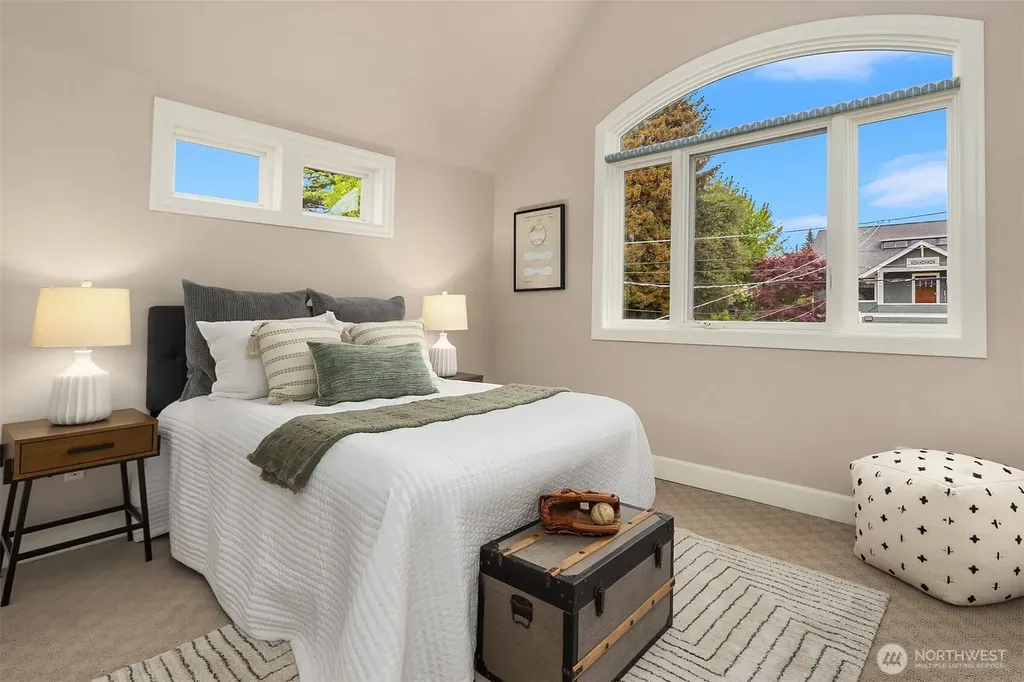 4721 45th Avenue NE Seattle WA 98105