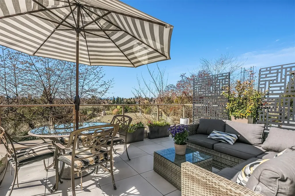 4721 45th Avenue NE Seattle WA 98105