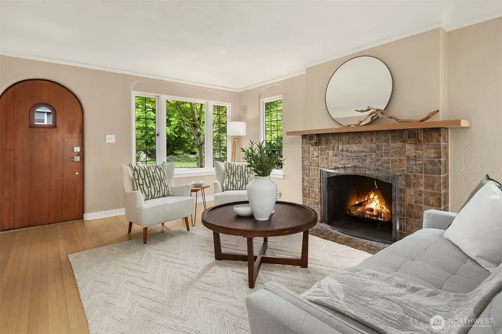 4721 45th Avenue NE Seattle WA 98105
