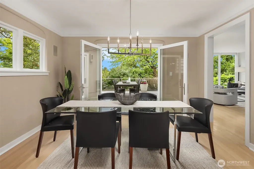 4721 45th Avenue NE Seattle WA 98105