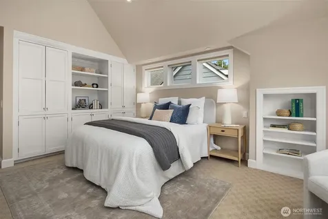 4721 45th Avenue NE Seattle WA 98105