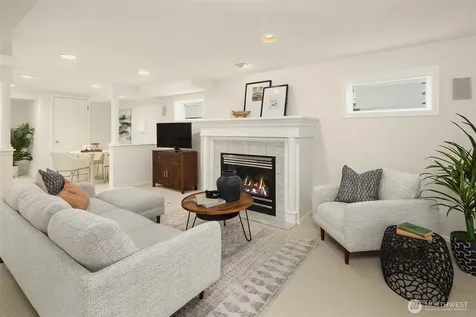 4721 45th Avenue NE Seattle WA 98105