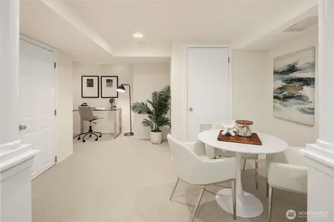 4721 45th Avenue NE Seattle WA 98105