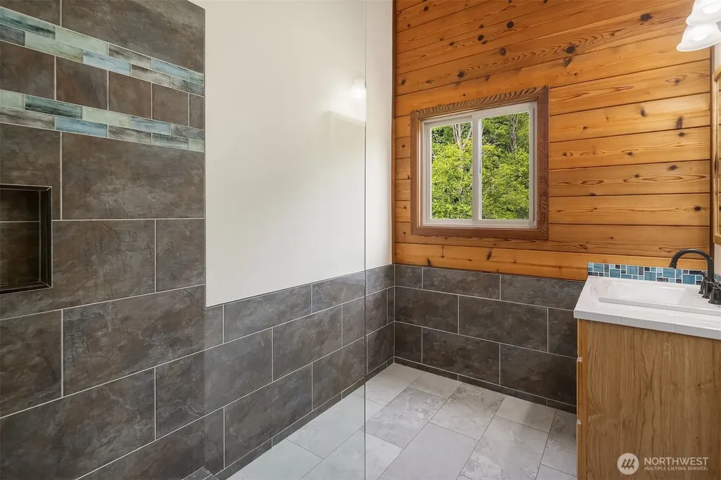 7717 252nd Avenue NE Redmond WA 98053