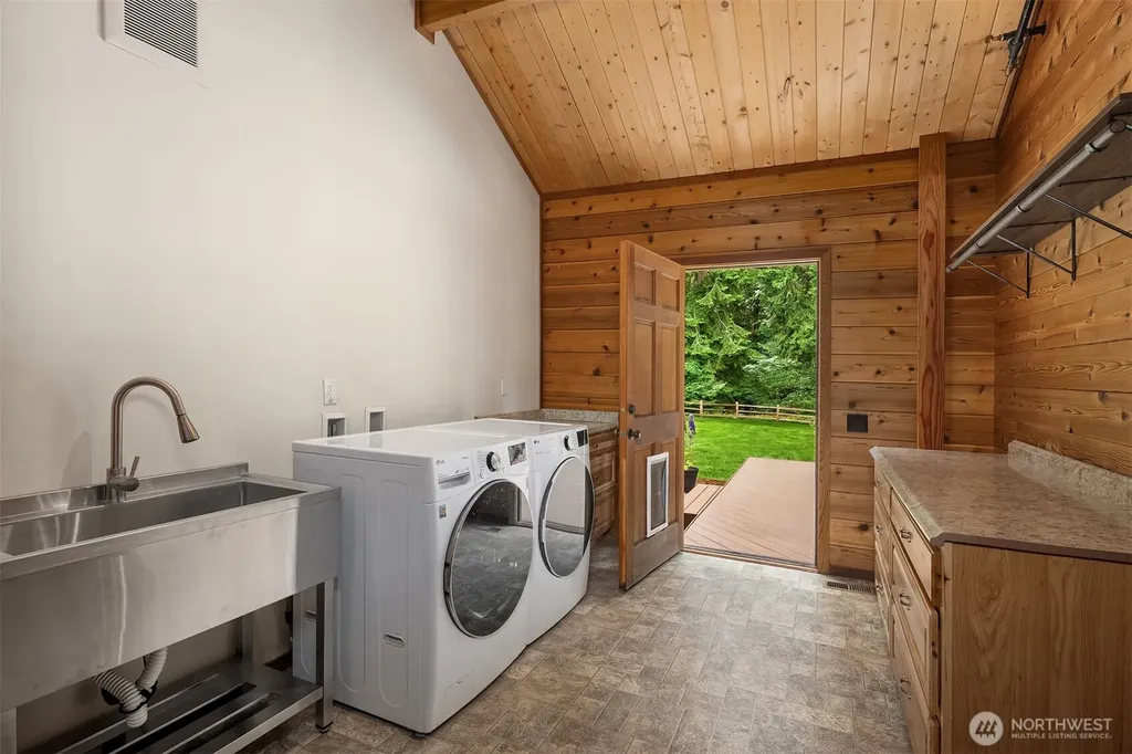 7717 252nd Avenue NE Redmond WA 98053