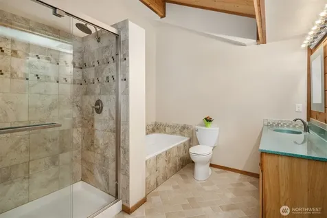 7717 252nd Avenue NE Redmond WA 98053