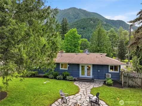 617 Pickett Avenue NE North Bend WA 98045