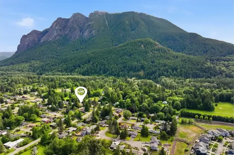 617 Pickett Avenue NE North Bend WA 98045