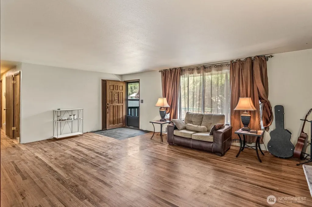 4218 192nd Place SW Lynnwood WA 98036