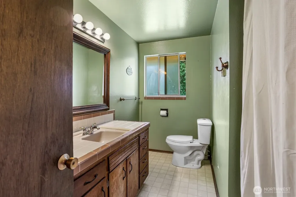 4218 192nd Place SW Lynnwood WA 98036