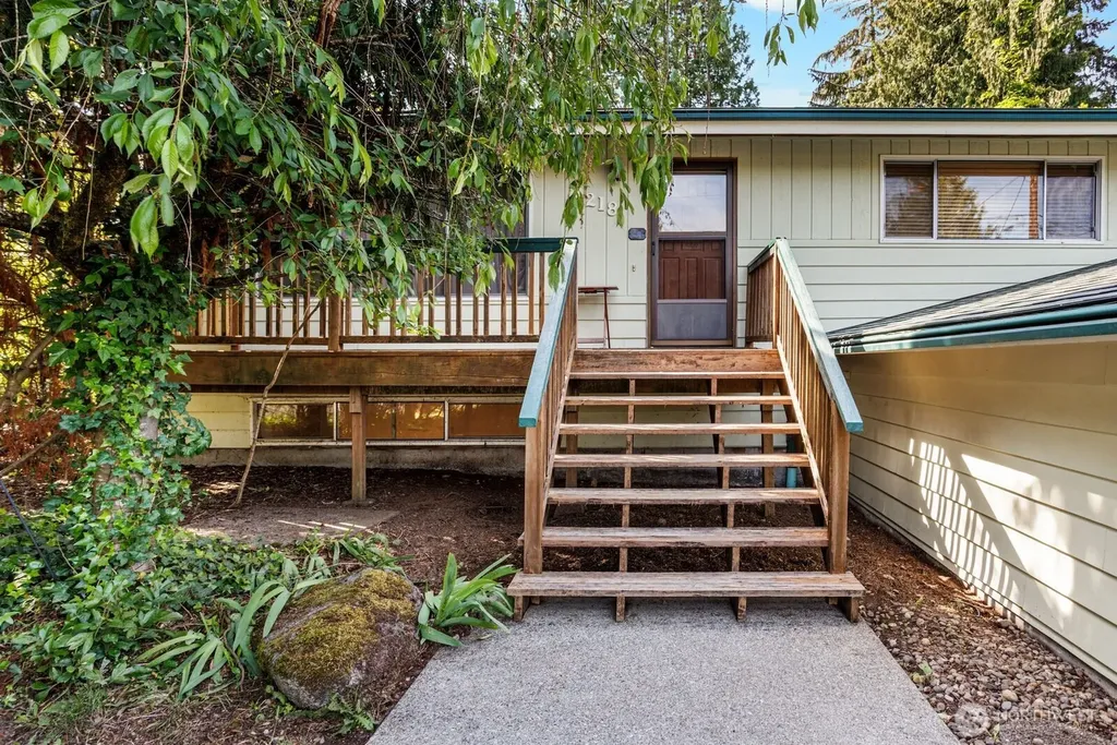 4218 192nd Place SW Lynnwood WA 98036