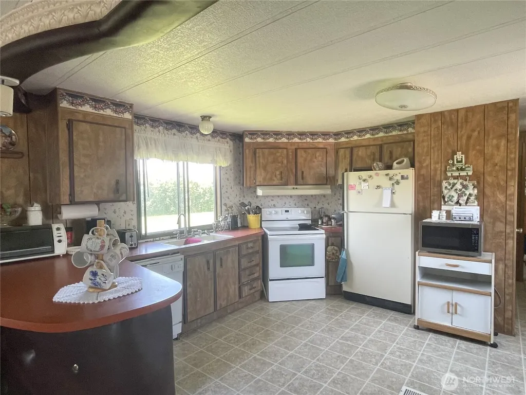 4283 NE Wenatchee Drive Moses Lake WA 98837