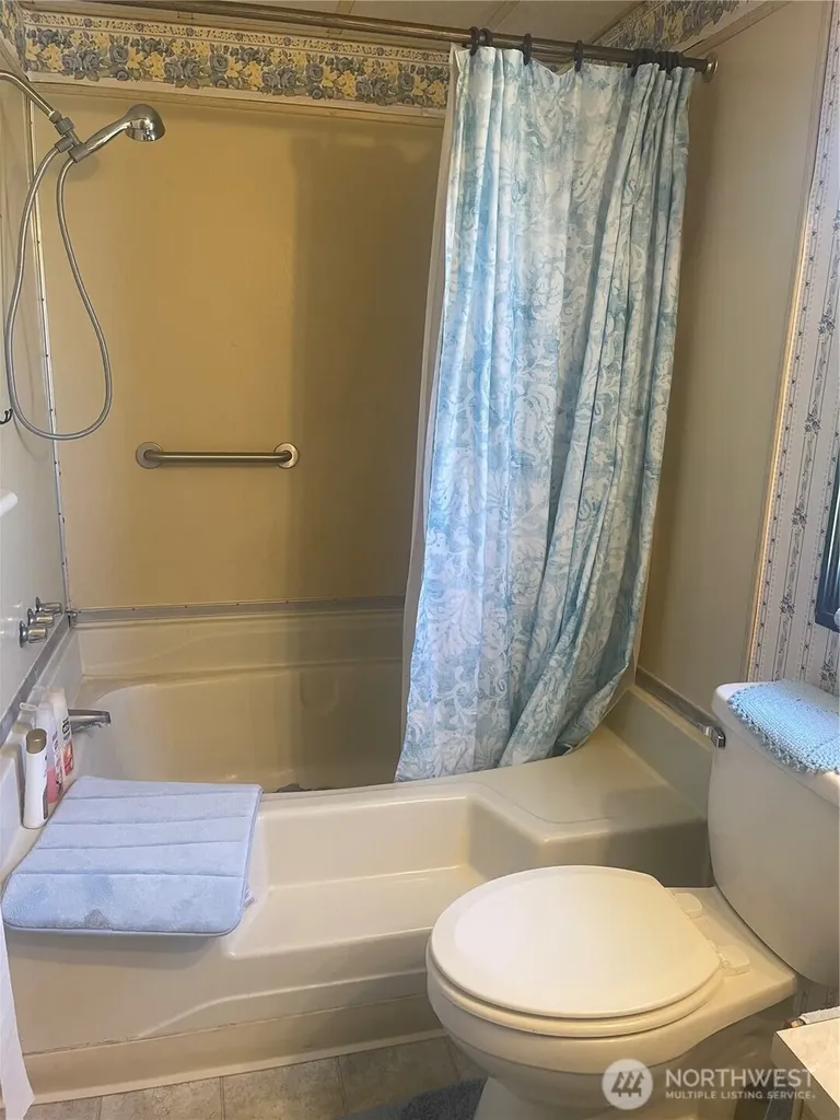 4283 NE Wenatchee Drive Moses Lake WA 98837
