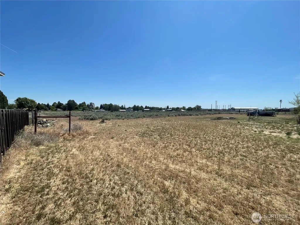 4283 NE Wenatchee Drive Moses Lake WA 98837