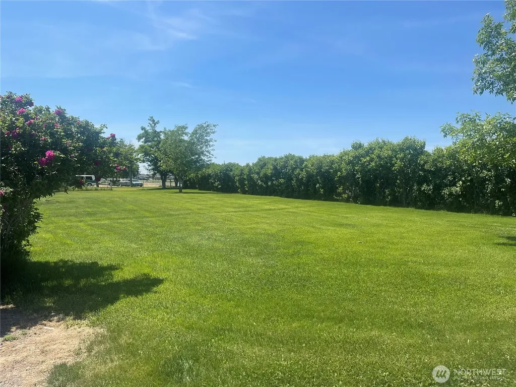 4283 NE Wenatchee Drive Moses Lake WA 98837
