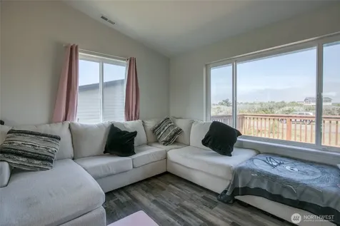 407 N Bel Air Loop SW Ocean Shores WA 98569