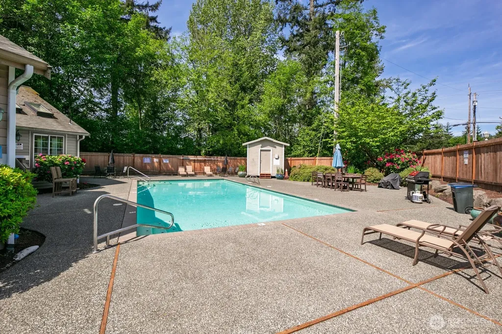 11527 Highway 99 Everett WA 98204