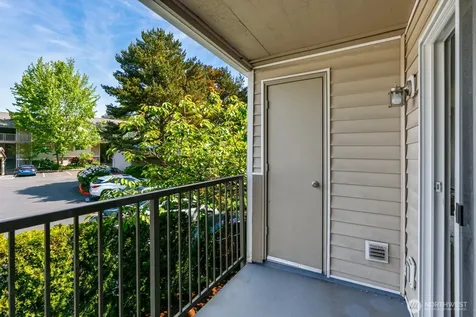 11527 Highway 99 Everett WA 98204