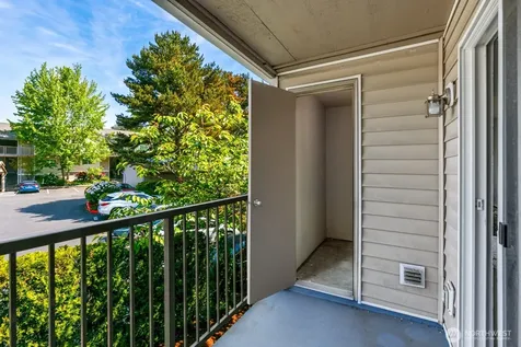 11527 Highway 99 Everett WA 98204
