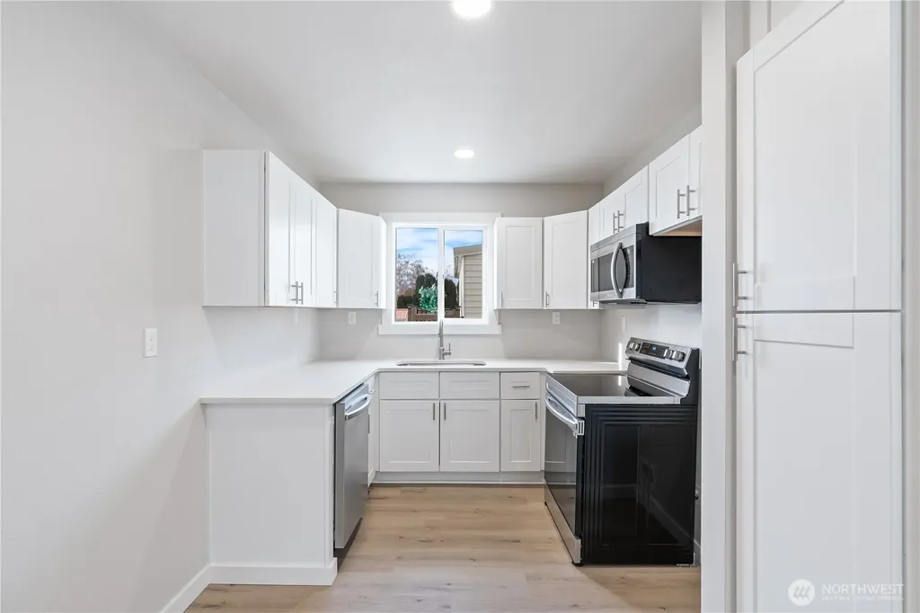 3013 W Lakeside Drive Moses Lake WA 98837
