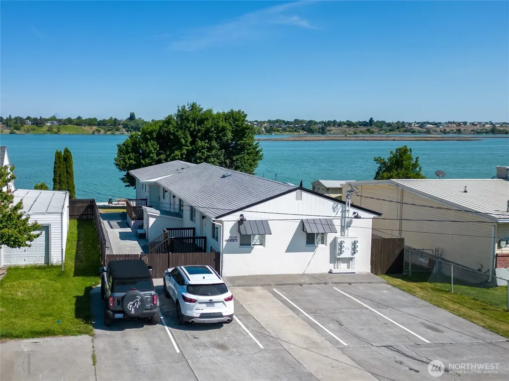3013 W Lakeside Drive Moses Lake WA 98837