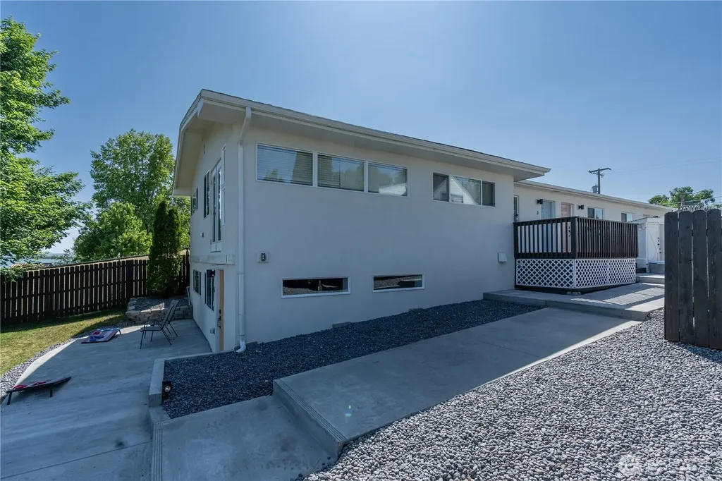 3013 W Lakeside Drive Moses Lake WA 98837