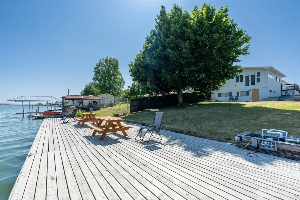 3013 W Lakeside Drive Moses Lake WA 98837