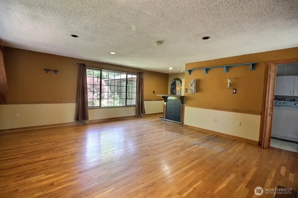 1121 Military Road E Tacoma WA 98445