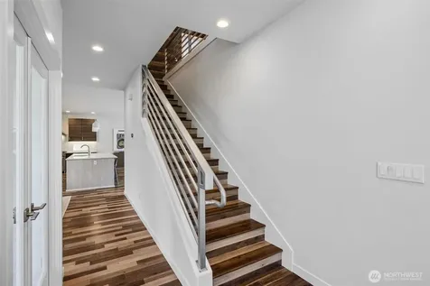 2627 SW 100th Street Seattle WA 98146