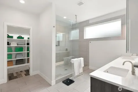 2627 SW 100th Street Seattle WA 98146