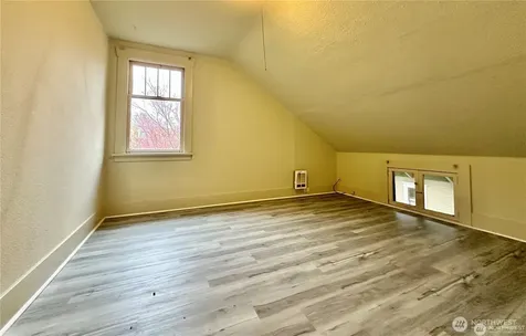 114 Wells Avenue S Renton WA 98057