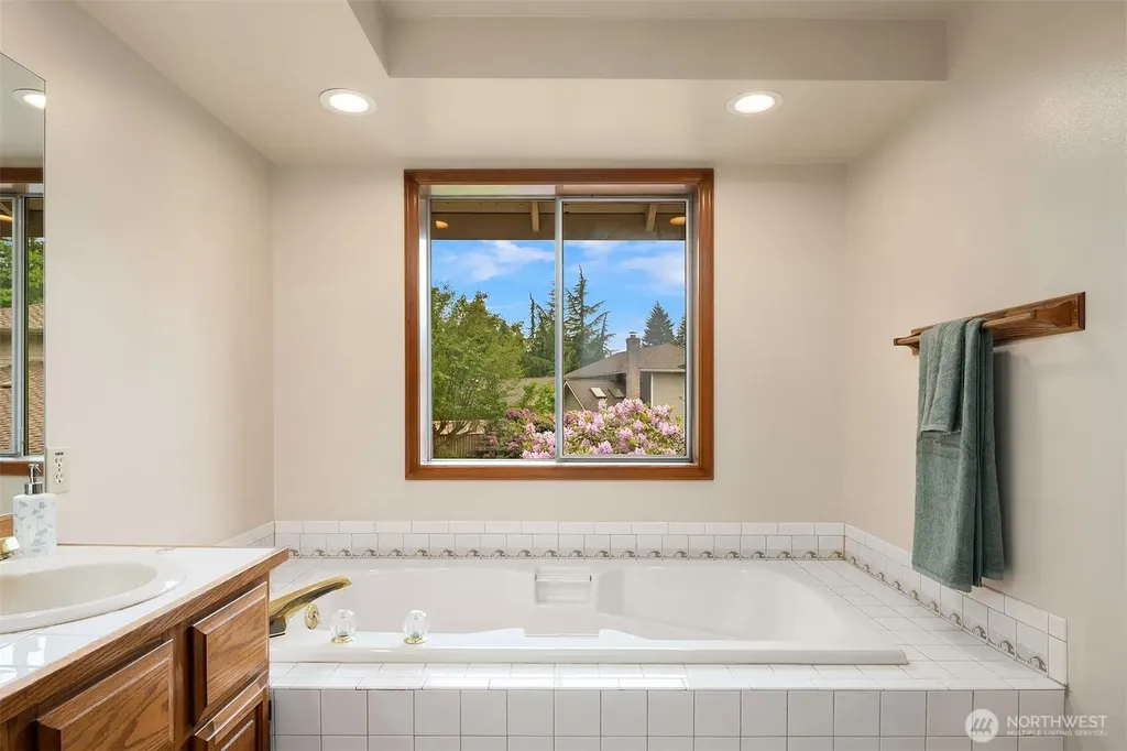 11828 43rd Drive SE Everett WA 98208