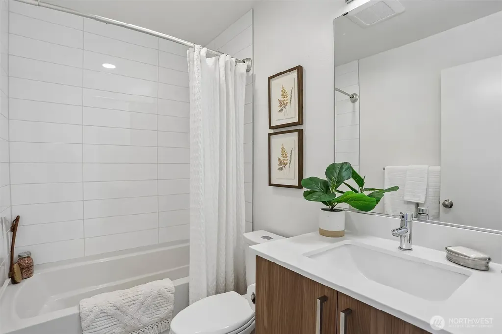 4354 6th Avenue NW Seattle WA 98107
