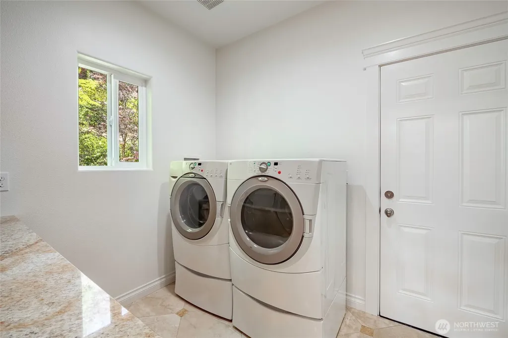 4114 Ellisport Place Anacortes WA 98221