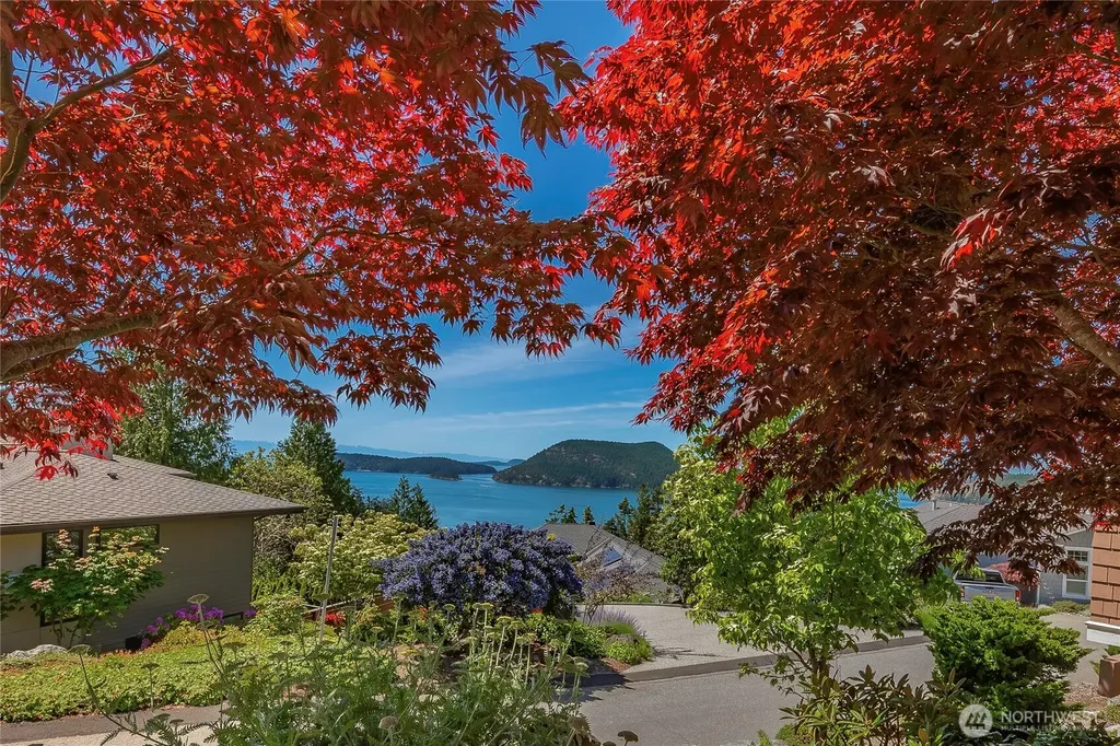 4114 Ellisport Place Anacortes WA 98221