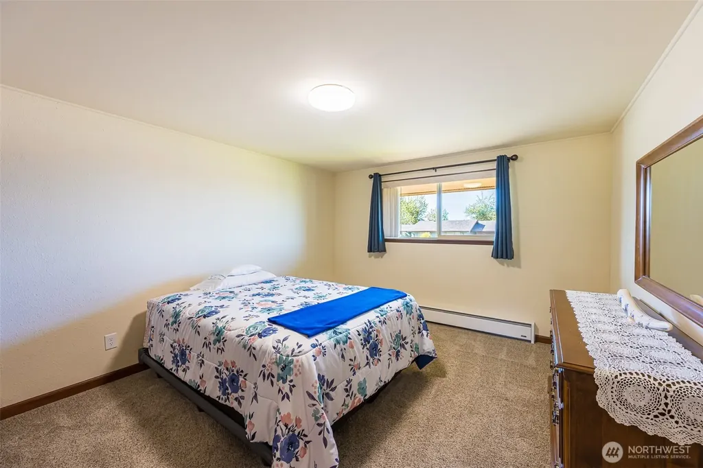1301 S Third Avenue Sequim WA 98382