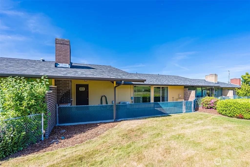 1301 S Third Avenue Sequim WA 98382