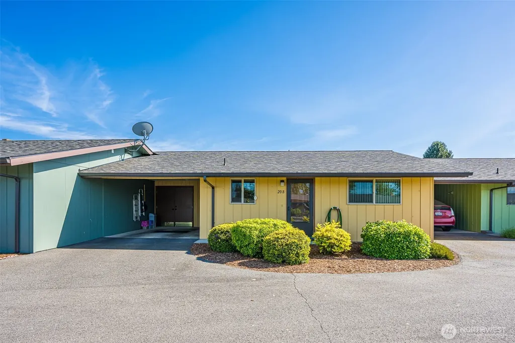 1301 S Third Avenue Sequim WA 98382