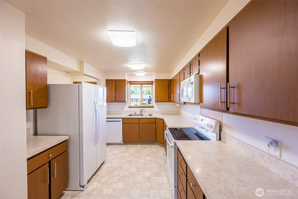 1301 S Third Avenue Sequim WA 98382