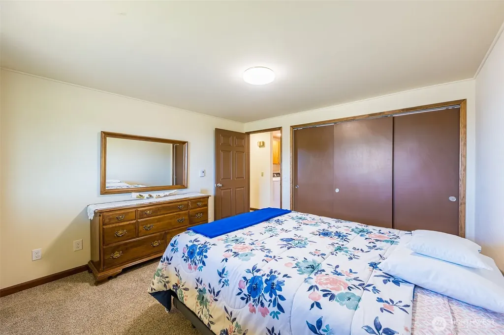 1301 S Third Avenue Sequim WA 98382