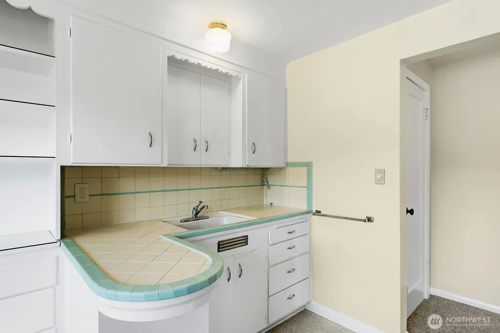 3604 Beach Drive SW Seattle WA 98116