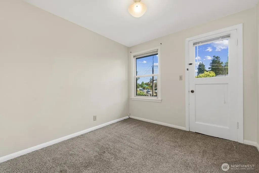 3604 Beach Drive SW Seattle WA 98116