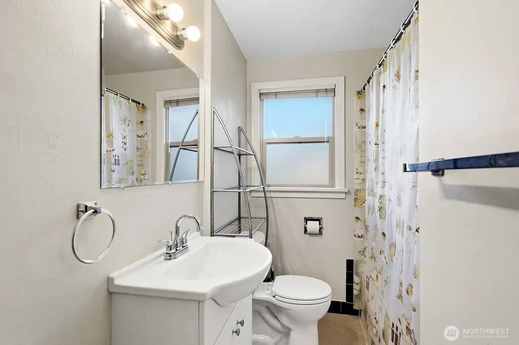 3604 Beach Drive SW Seattle WA 98116