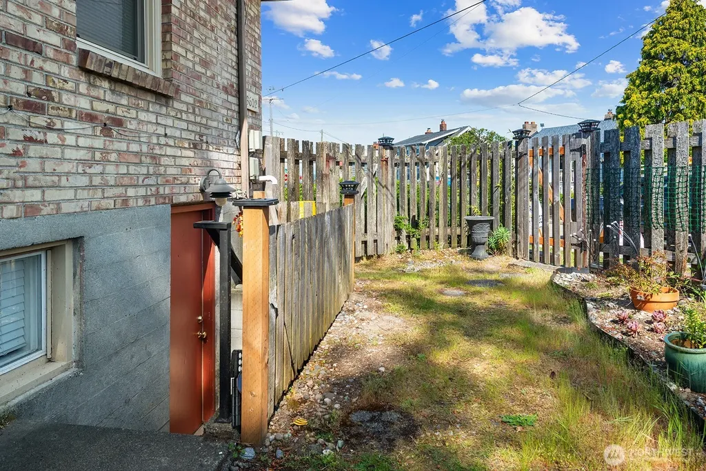 3604 Beach Drive SW Seattle WA 98116