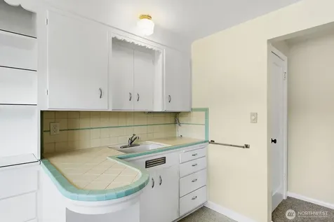 3604 Beach Drive SW Seattle WA 98116