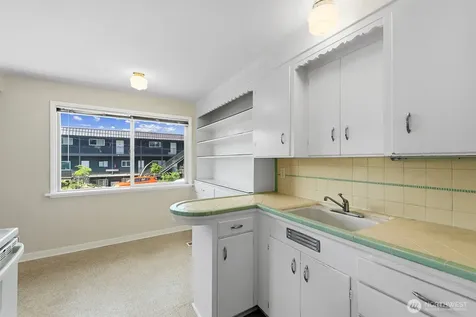 3604 Beach Drive SW Seattle WA 98116