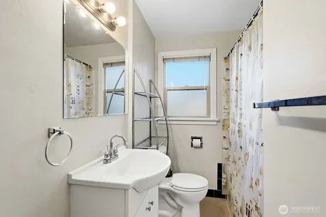 3604 Beach Drive SW Seattle WA 98116